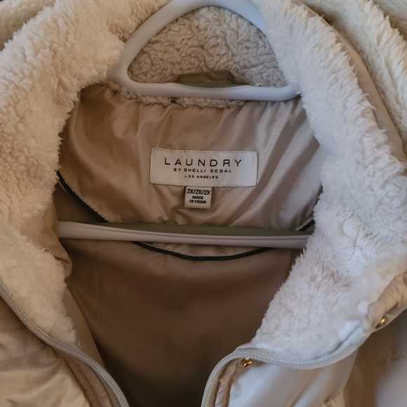 Laundry by Shelly Segal winter jacket off white. Size 2XL - Picture 2 of 3